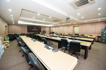 ห้องประชุมธรรมนูญ-สุวิทย์ (Dhamnoon - Suwit Conference Room)